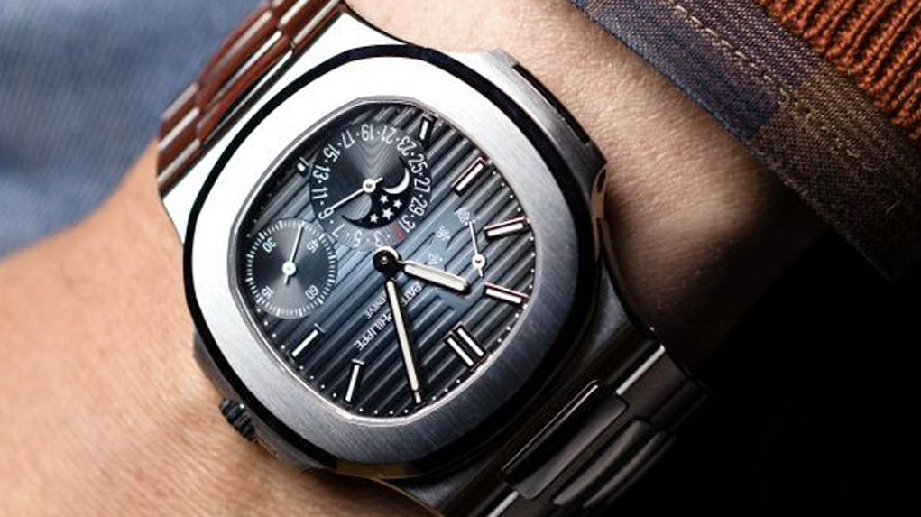 The Legendary DNA of the Patek Philippe 5712 – FINEWATCHCARE