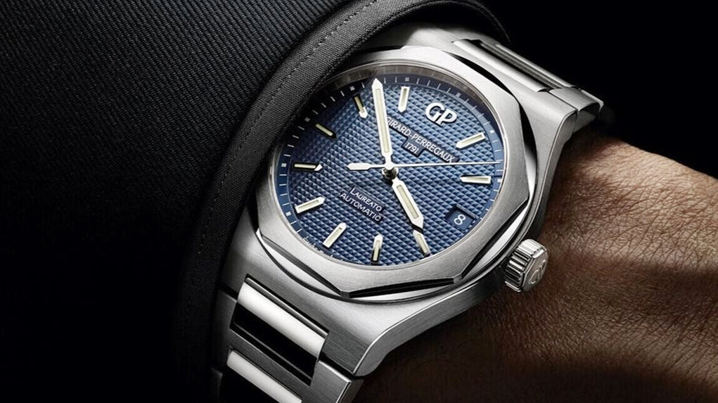 The Girard-Perregaux Laureato 81010: Preserving an Octagonal Icon ...